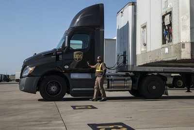 Thực Tập Sinh Logistics Ca Ngày - Công Ty TNHH TMDV Phát Triển Chồi Xanh